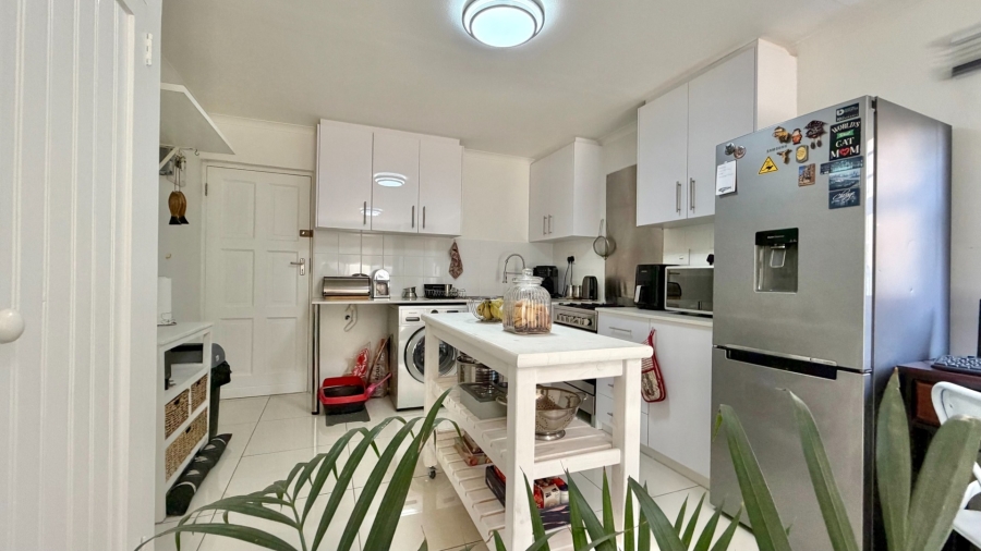 1 Bedroom Property for Sale in Gordons Bay Central Western Cape